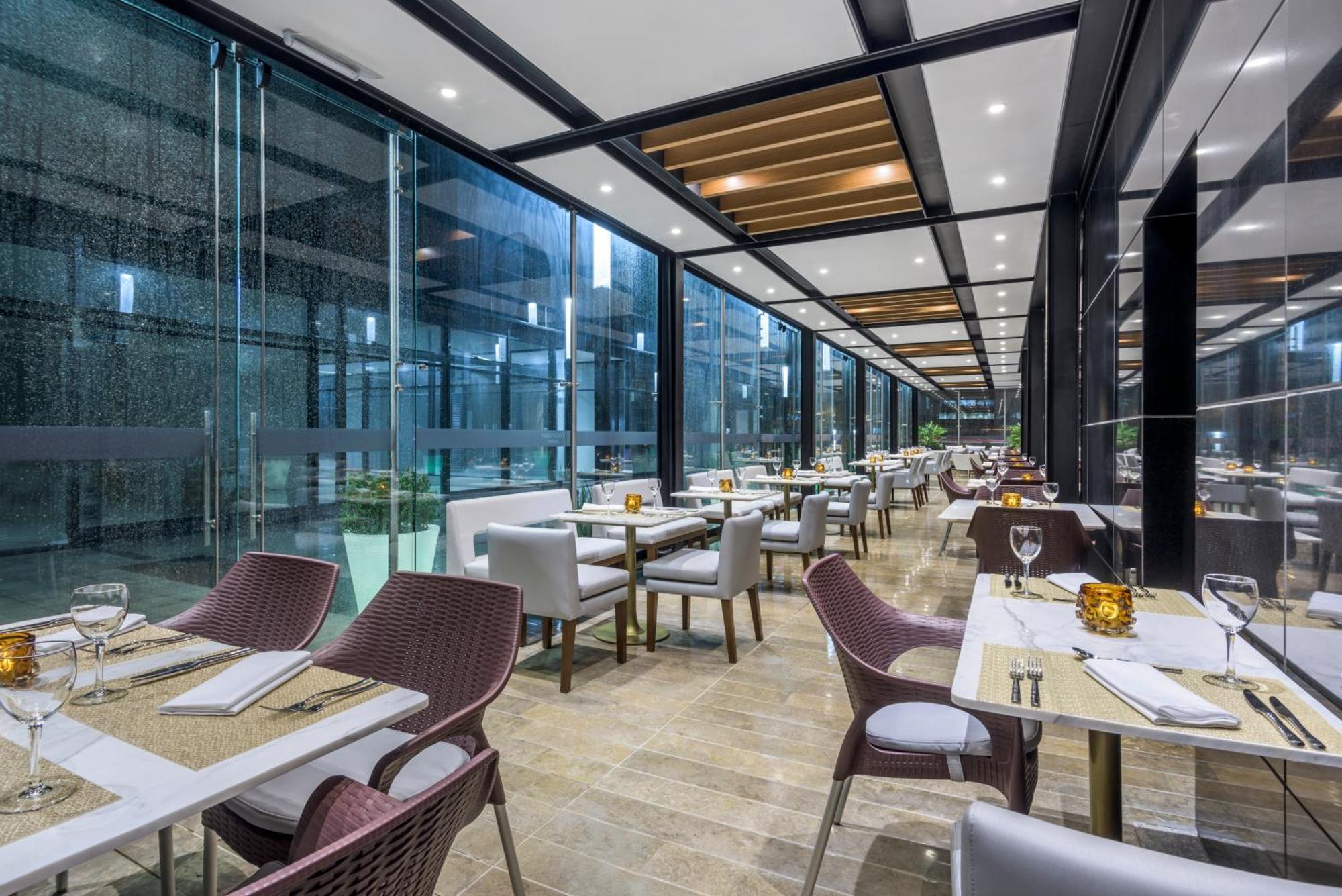 Courtyard By Marriott Bogota Airport Hotel Exterior foto