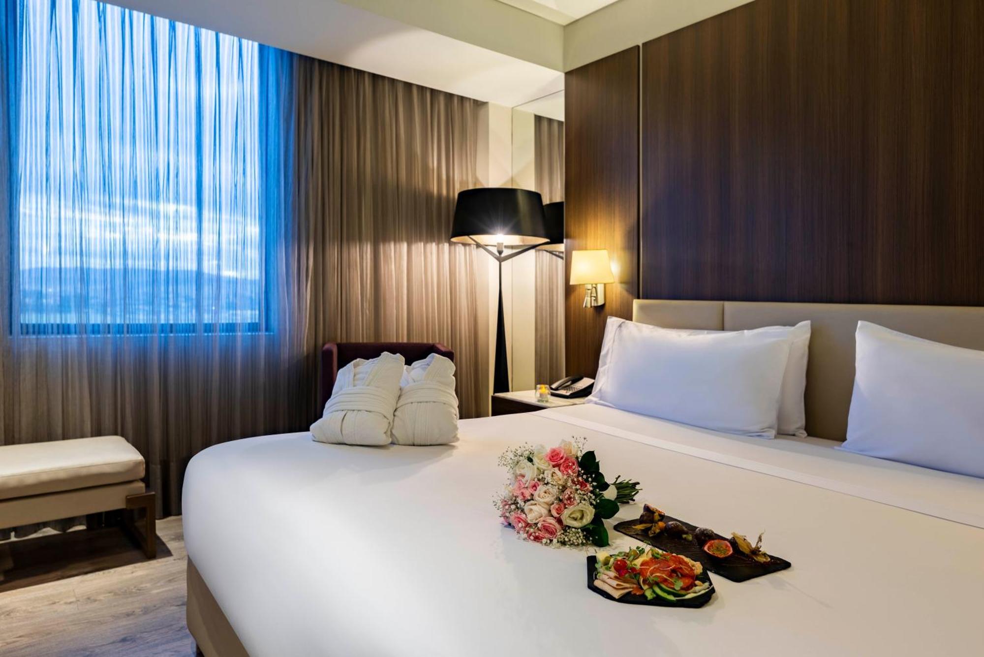 Courtyard By Marriott Bogota Airport Hotel Exterior foto