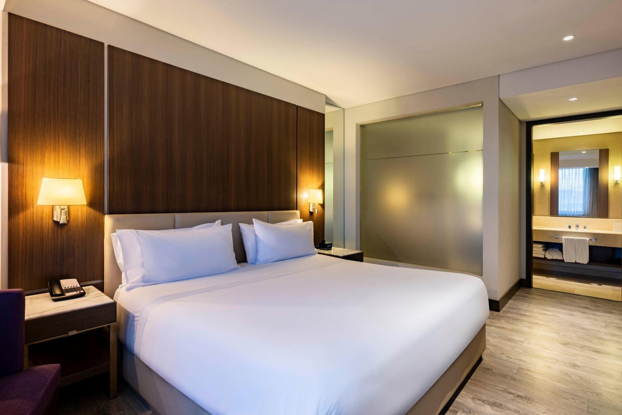 Courtyard By Marriott Bogota Airport Hotel Exterior foto