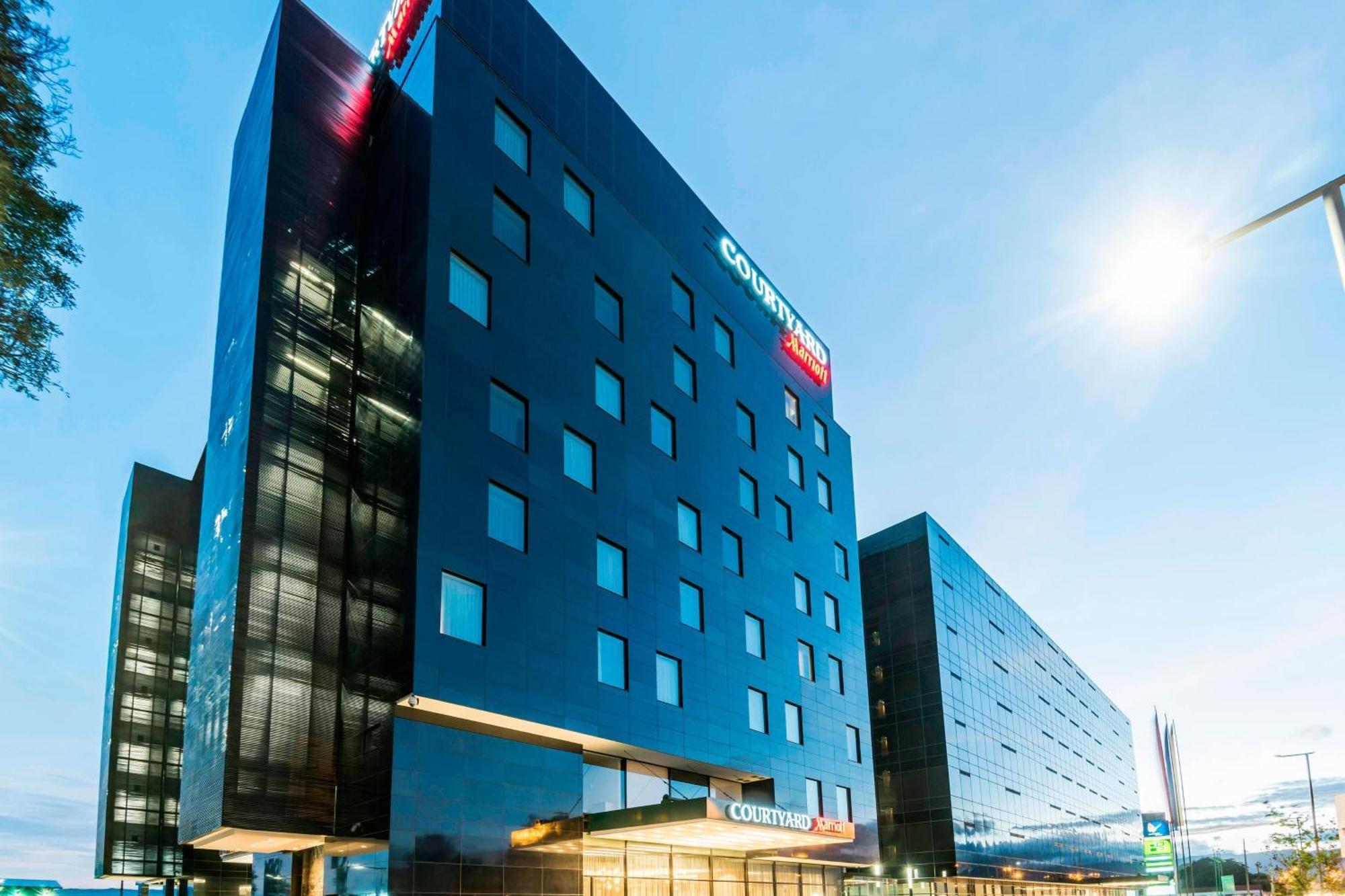Courtyard By Marriott Bogota Airport Hotel Exterior foto